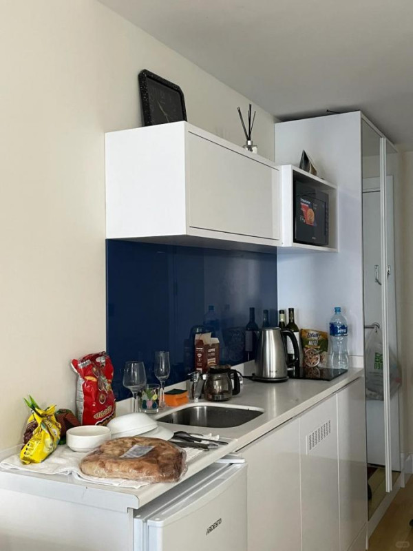 女生住民宿半夜床突然動了！原以為「情侶激戰」但真相更驚人！ 