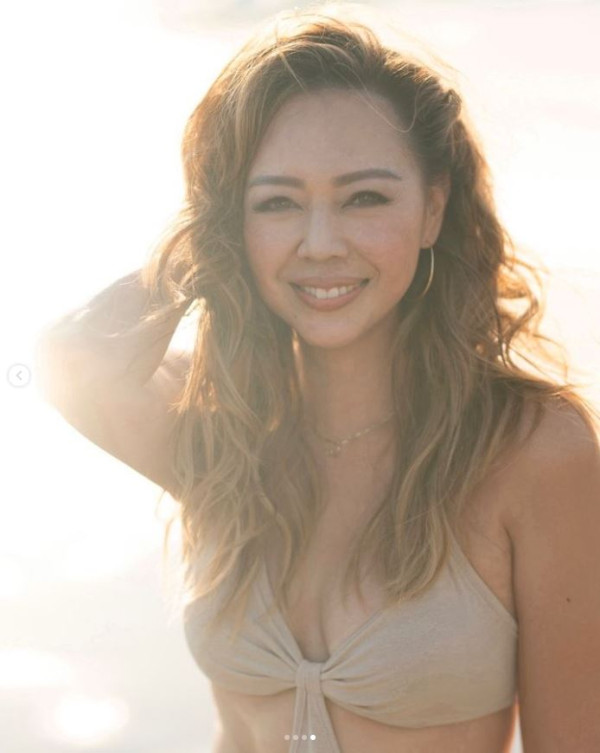 文頌嫻遊日狂食拉麵大飽口福 著泳衣浸溫泉罕曬事業線 