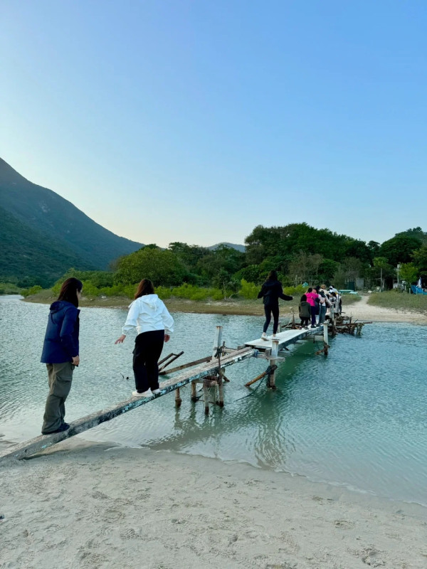 香港露營地點推薦 12. 鹹田灣營地（圖片來源：暴走的桃桃🍑@小紅書）