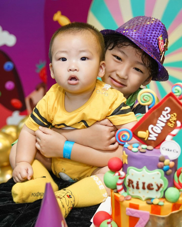 41歲孫慧雪曬自拍照少女感十足 一家四口飛美國 直言挑戰體能極限 