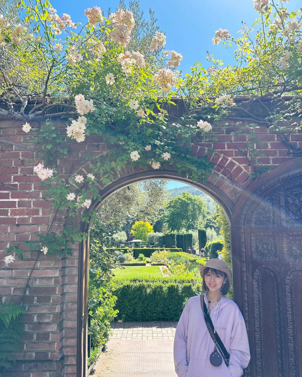 孫慧雪美國旅行再解鎖湊仔新技能 每日孭住細仔四圍走 網友戥佢辛苦