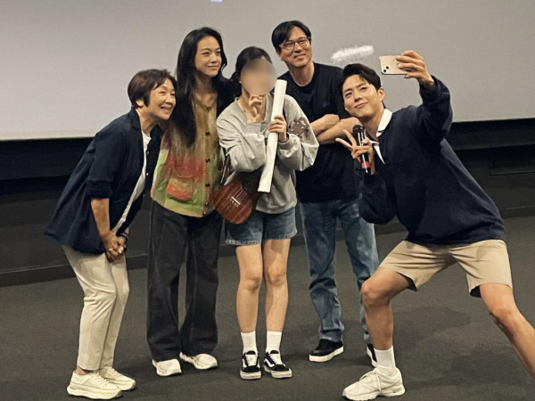 巴黎時裝周｜魏浚笙Jeffrey化身粉絲與各地男神集郵 被韓國巨星孔劉搭膊合照勁緊張 