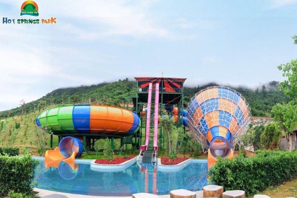紐倫泰溫泉樂園（圖片來源：Facebook@Đại lý bán vé Công Viên Suối Khoáng Nóng Núi Thần Tài Đà Nẵng）