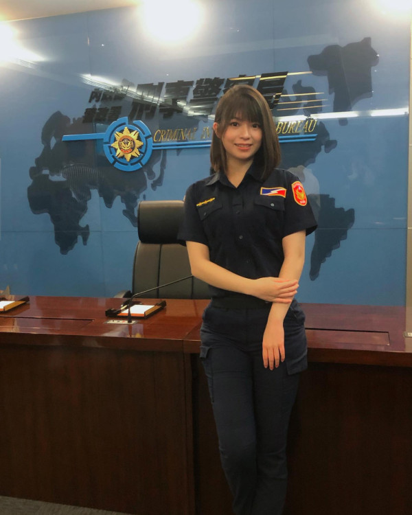 24歲台北女警察拍片勸小心交友APP！甜美外表獲稱「警界鄧紫棋」一夜爆紅 
