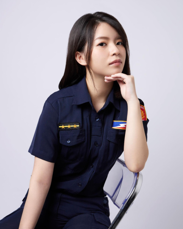 24歲台北女警察拍片勸小心交友APP！甜美外表獲稱「警界鄧紫棋」一夜爆紅 