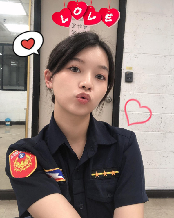 24歲台北女警察拍片勸小心交友APP！甜美外表獲稱「警界鄧紫棋」一夜爆紅 
