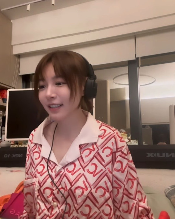 余德丞買手信又「出事」？精選德國禮物被嘲似鞋墊 真身原來是... 