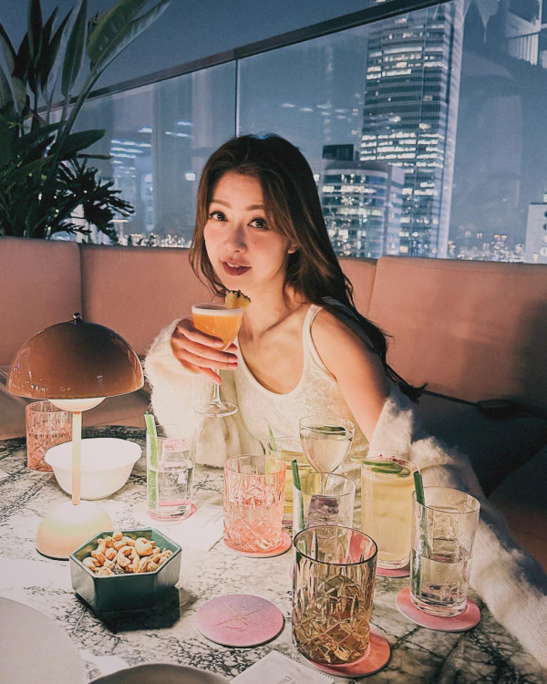 薛凱琪罕見被出賣素顏樣！43歲真實外貌狀態極佳 