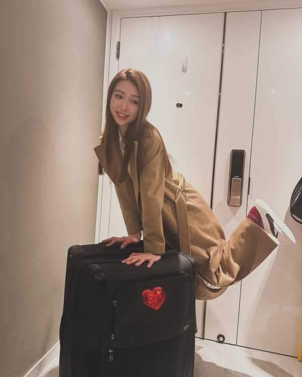 薛凱琪罕見被出賣素顏樣！43歲真實外貌狀態極佳 