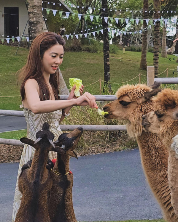 薛凱琪罕見被出賣素顏樣！43歲真實外貌狀態極佳 