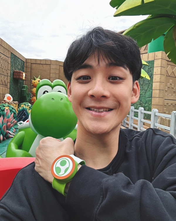 余德丞買手信又「出事」？精選德國禮物被嘲似鞋墊 真身原來是... 