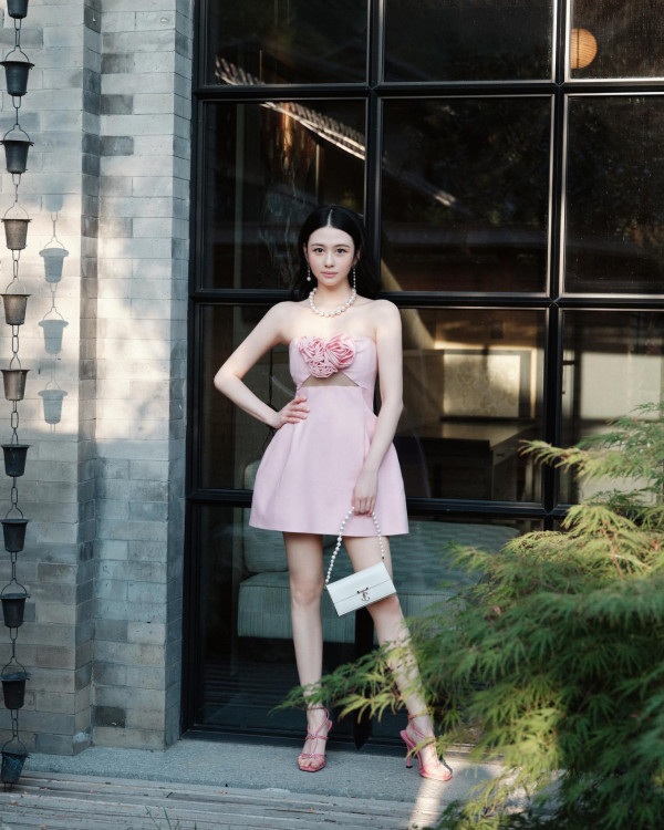 香港「最美星二代」4. 邱淑貞女兒-沈月Ayla / 圖片來源: IG@yuetyuetxx 香港「最美星二代」4. 邱淑貞女兒-沈月Ayla / 圖片來源: IG@yuetyuetxx