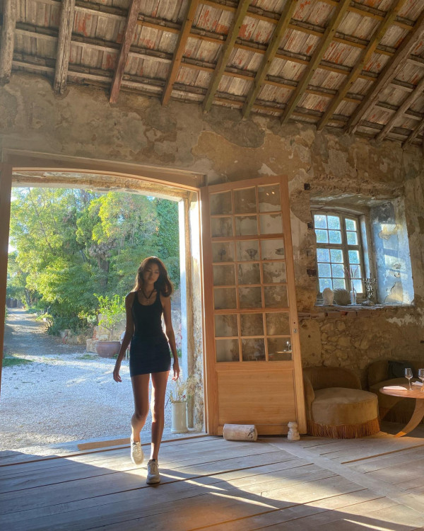 香港「最美星二代」2. 任達華、琦琦女兒-任晴佳Ella / 圖片來源: IG@ellayamm 香港「最美星二代」2. 任達華、琦琦女兒-任晴佳Ella / 圖片來源: IG@ellayamm