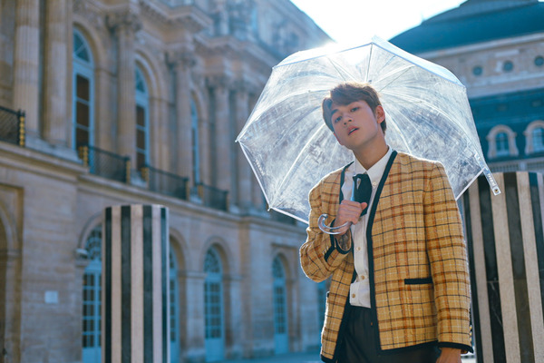 巴黎時裝周｜魏浚笙Jeffrey化身粉絲與各地男神集郵 被韓國巨星孔劉搭膊合照勁緊張 