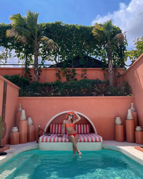 TVB女主持峇里水著巡禮狂曬好身材 「選美常客」2年前再參選港姐 王賢誌係提名人 