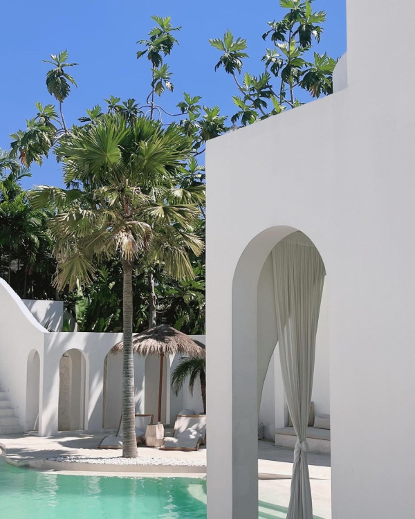 TVB女主持峇里水著巡禮狂曬好身材 「選美常客」2年前再參選港姐 王賢誌係提名人 