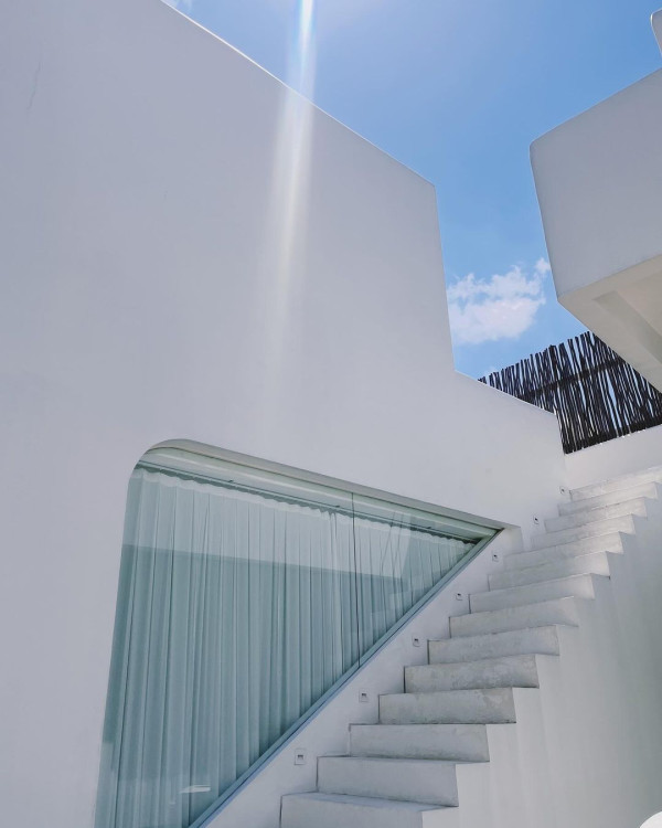 TVB女主持峇里水著巡禮狂曬好身材 「選美常客」2年前再參選港姐 王賢誌係提名人 