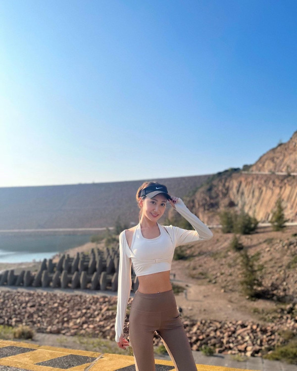 TVB女主持峇里水著巡禮狂曬好身材 「選美常客」2年前再參選港姐 王賢誌係提名人 