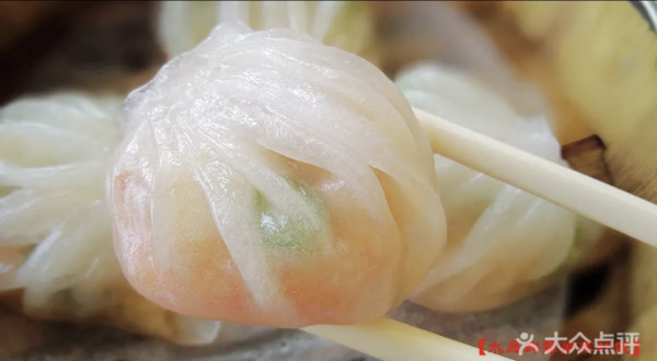 鳳凰樓-水晶鮮露筍蒸蝦餃