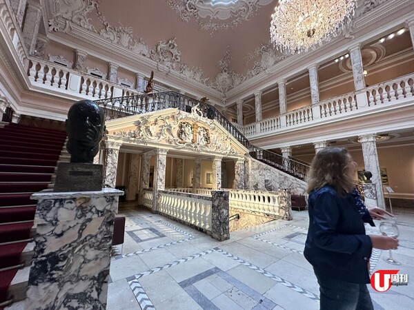 【德國旅遊】法蘭克福30分鐘即達！Wiesbaden威斯巴登 | 德國最老維也納風Cafe、市區葡萄園、世界最大咕咕鐘 