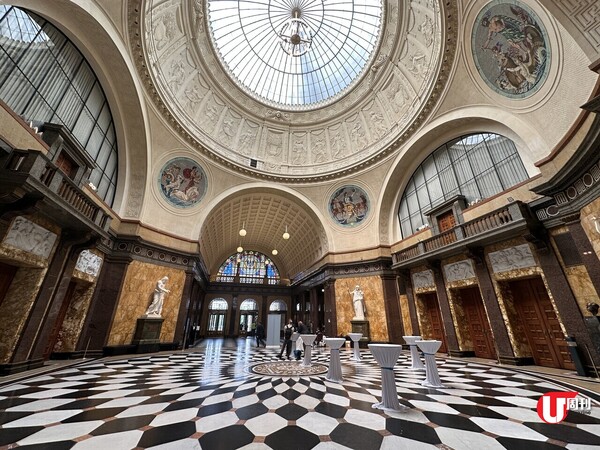 【德國旅遊】法蘭克福30分鐘即達！Wiesbaden威斯巴登 | 德國最老維也納風Cafe、市區葡萄園、世界最大咕咕鐘 