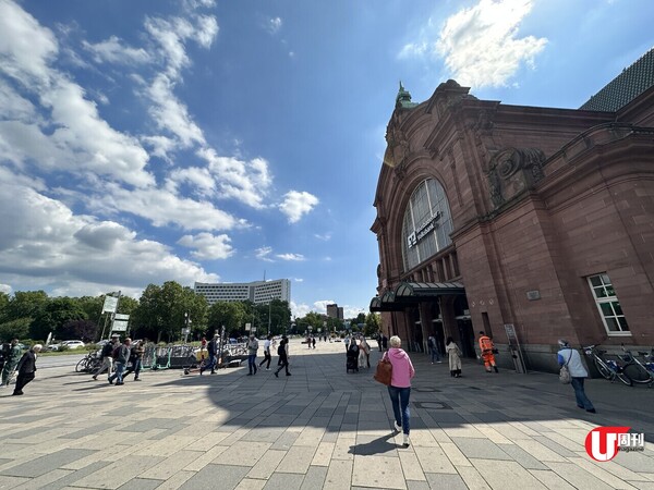 【德國旅遊】法蘭克福30分鐘即達！Wiesbaden威斯巴登 | 德國最老維也納風Cafe、市區葡萄園、世界最大咕咕鐘 