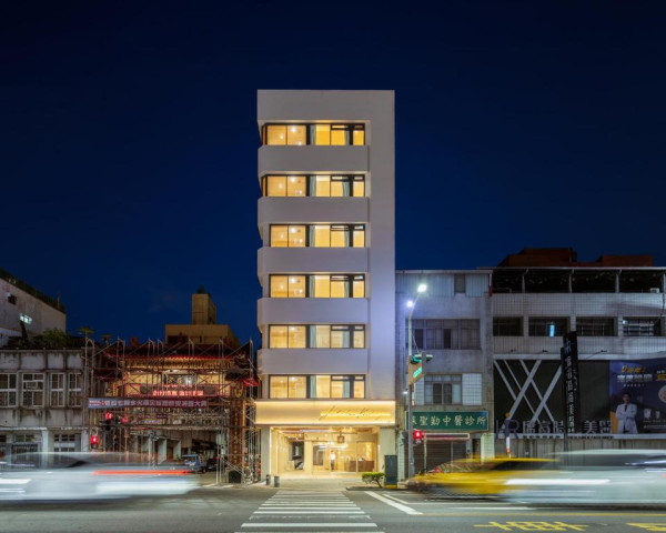 台灣高CP值酒店推介!高雄文青風正旅館 10分鐘行到六合夜市 房價0起/晚