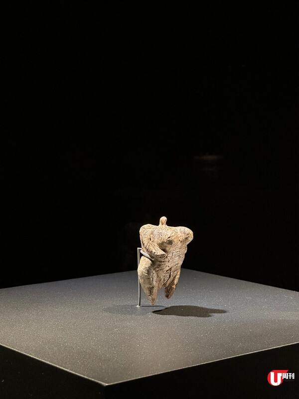 【德國旅遊】Stuttgart斯圖加特近郊！Swabian Alb走入洞穴、童話半木房屋村莊，睇Tiffany Blue色喀斯特湖 