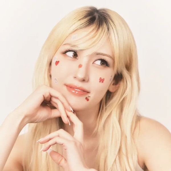 Y2K暗瘡貼推薦:GLYF/圖片來源:IG@glyfing