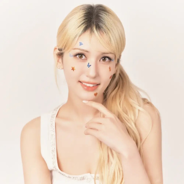 Y2K暗瘡貼推薦:GLYF/圖片來源:IG@glyfing