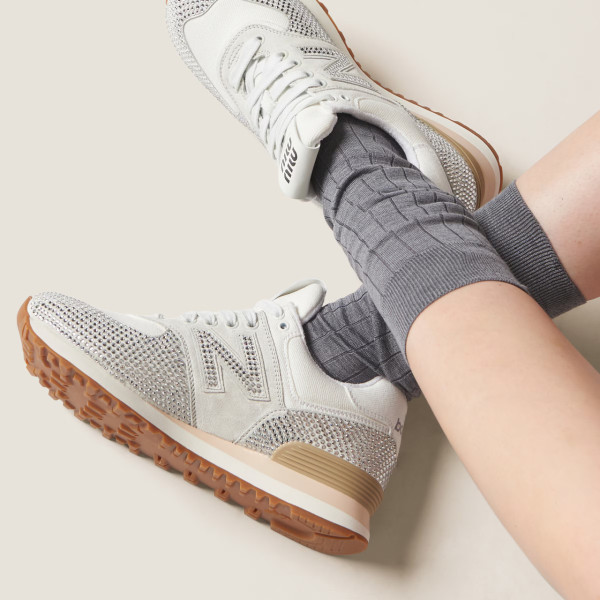 2024波鞋推介5:New Balance 574 / 圖片來源:Miu Miu 官網