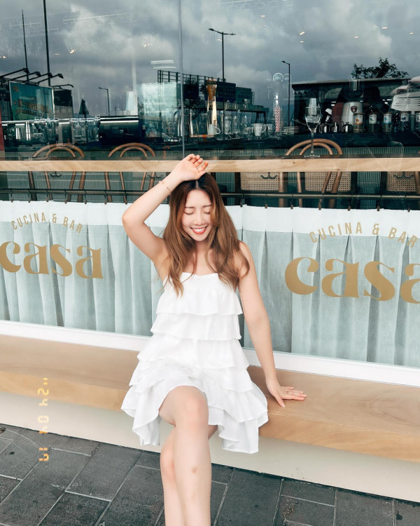 前J2小花離巢遊韓性感解放!突破底線晒T字泳褲露美臀!