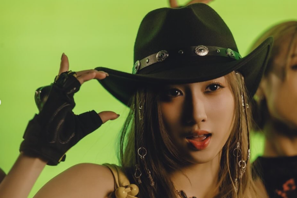 聲夢小花台北夜市化身神槍手 興奮曬戰利品 粉絲讚文武雙全 