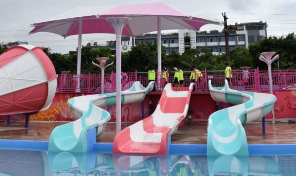 深圳夢幻粉紅水上樂園「星高度夢想水世界」 3萬平方米!打卡彩虹滑梯/人造衝浪/漂流玻璃橋