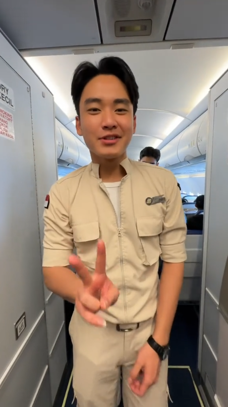 印尼空姐全新工裝制服  拋棄高踭鞋、窄身裙/另類性感美刷新網民認知？ 