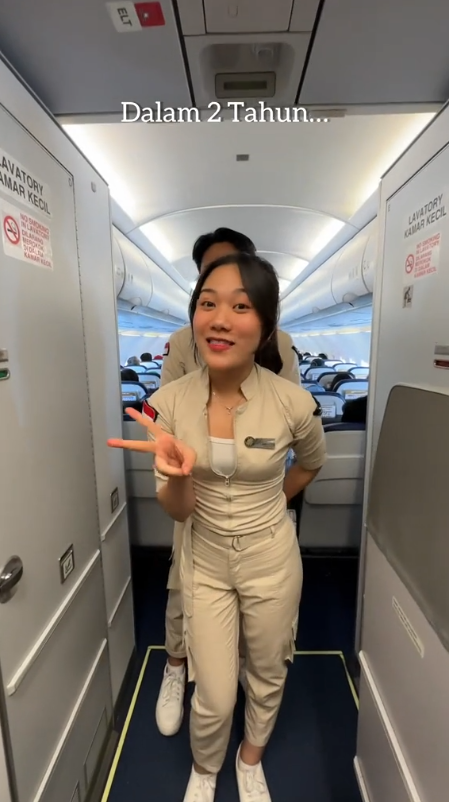 印尼空姐全新工裝制服  拋棄高踭鞋、窄身裙/另類性感美刷新網民認知？ 