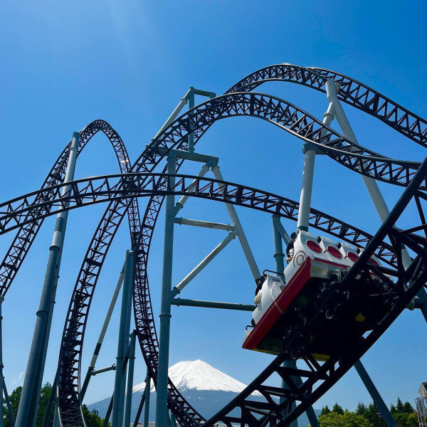 富士急樂園（圖片來源：Facebook@富士急ハイランド）