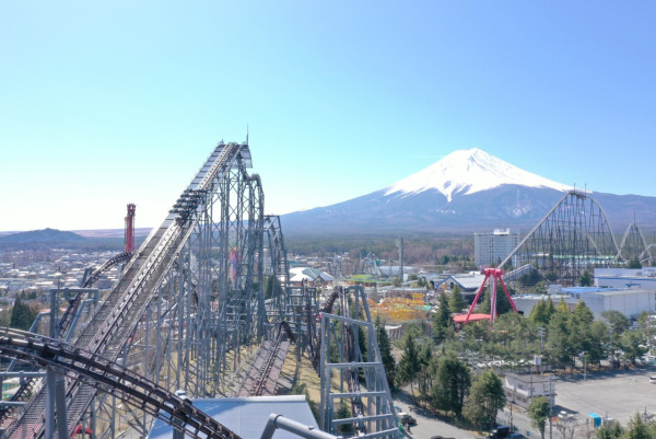 富士急樂園（圖片來源：Facebook@富士急ハイランド）