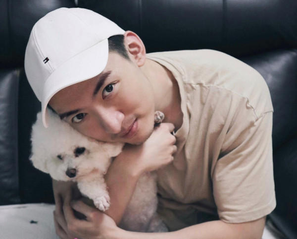 《愛回家》CPU｜譚坤倫愛犬曾被大狗咬超怕生 拍劇意外與金毛犬「冬甩」打成一片 