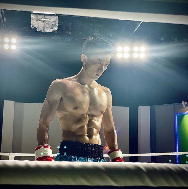 《愛回家》CPU｜譚坤倫愛犬曾被大狗咬超怕生 拍劇意外與金毛犬「冬甩」打成一片 