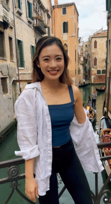 「溜冰女神」馬曉晴快閃旅行遊歐亞非 火辣比堅尼大曬Fit爆身材