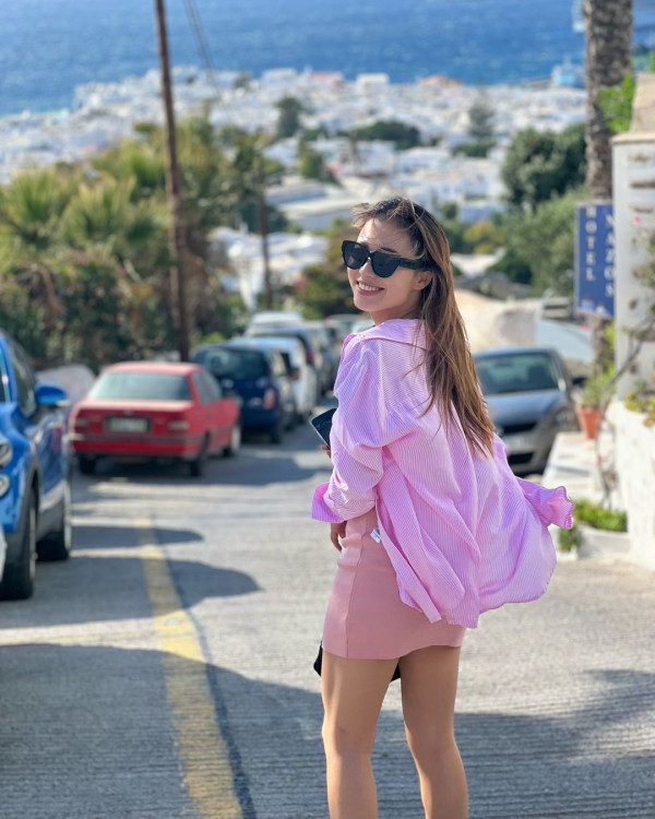 「溜冰女神」馬曉晴快閃旅行遊歐亞非 火辣比堅尼大曬Fit爆身材