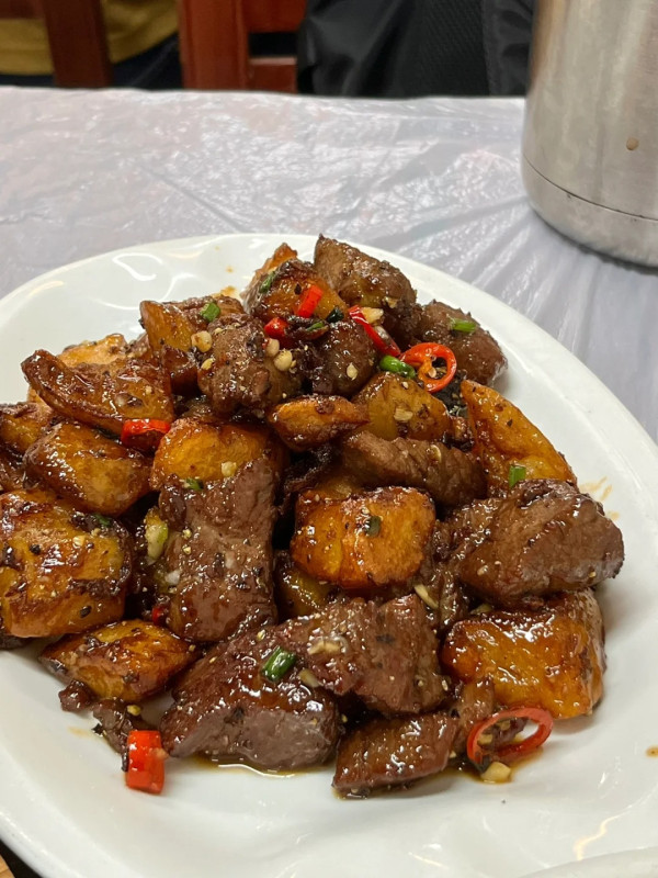 香港大排檔推薦︱逾10間必食地道大排檔推介！黑椒薯仔牛柳粒／風沙雞／椒鹽鮮魷／紅燒乳鴿／潮州滷水
