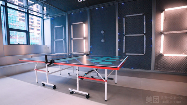 深圳TOPSTAGE運動潮玩區室內遊樂埸 佔地2000平方米/20多種娛樂設施!滾輪溜冰/保齡球/賽車