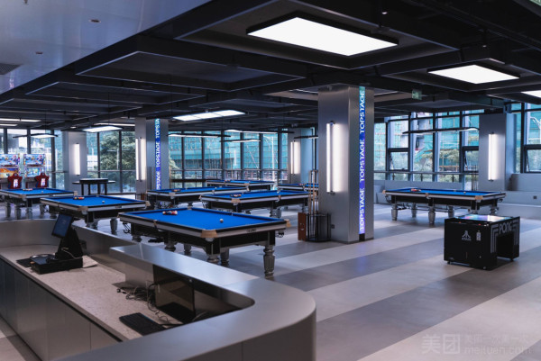 深圳TOPSTAGE運動潮玩區室內遊樂埸 佔地2000平方米/20多種娛樂設施!滾輪溜冰/保齡球/賽車