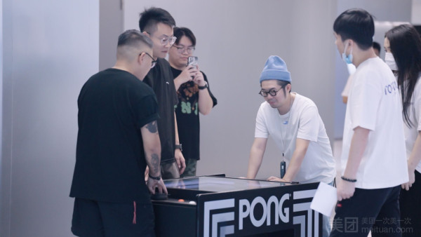 深圳TOPSTAGE運動潮玩區室內遊樂埸 佔地2000平方米/20多種娛樂設施!滾輪溜冰/保齡球/賽車