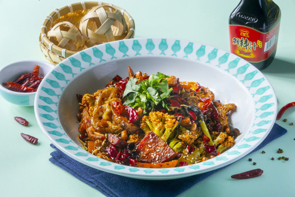 〔美極®鮮辣汁〕鮮辣倍增 | 〔豪吉®藤椒油〕鮮麻清香Up！(附3大人氣食府聯乘菜式)