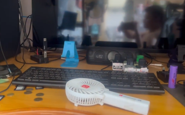 如何快速消暑？公屋男豪擺「8扇陣」360度夾擊降溫！專家教吹「黃金3位置」即降溫