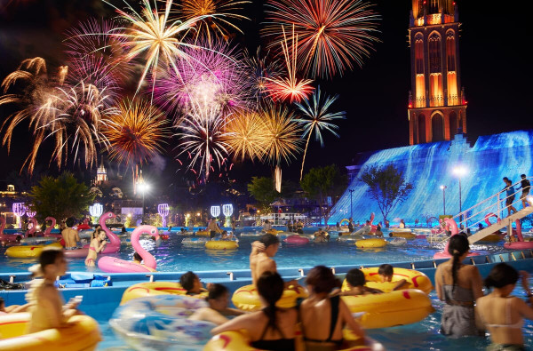 日本九州豪斯登堡夏季活動2024!划艇仔睇夜燈騷/煙火大會