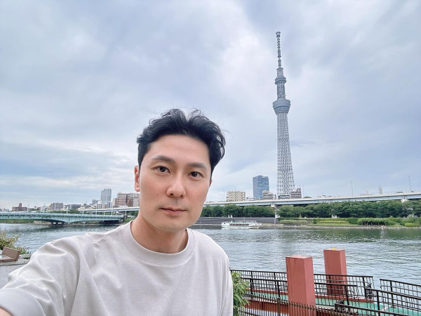 《愛回家》男配角北上擺檔搵食現況曝光 日頭賣咖啡夜晚騷肌直播教英文
